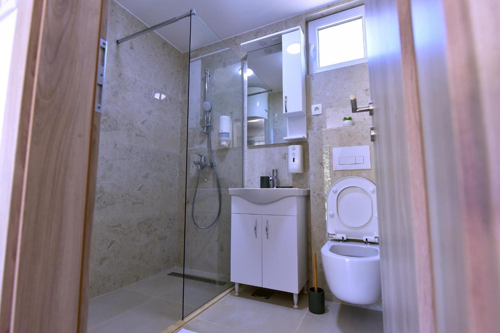 Airport Apartments Tri Hrasta Podgorica Ngoại thất bức ảnh